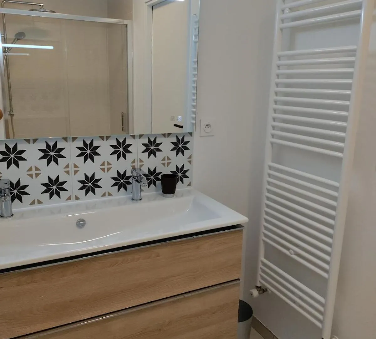 Evasion Chic Au Coeur De La Ville Et Proche Plage - Garage Prive - Deux Chambres Fouesnant 0*,